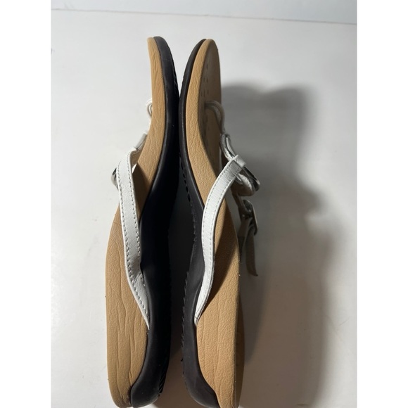 Vionic White and Tan Sandals with Silver Accents - Picture 5 of 7